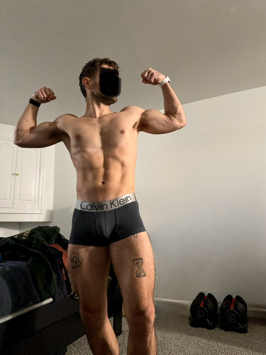 typicalbluebrry's tweet photo. Come worship me after the gym https://t.co/l7Wog6f9Cb