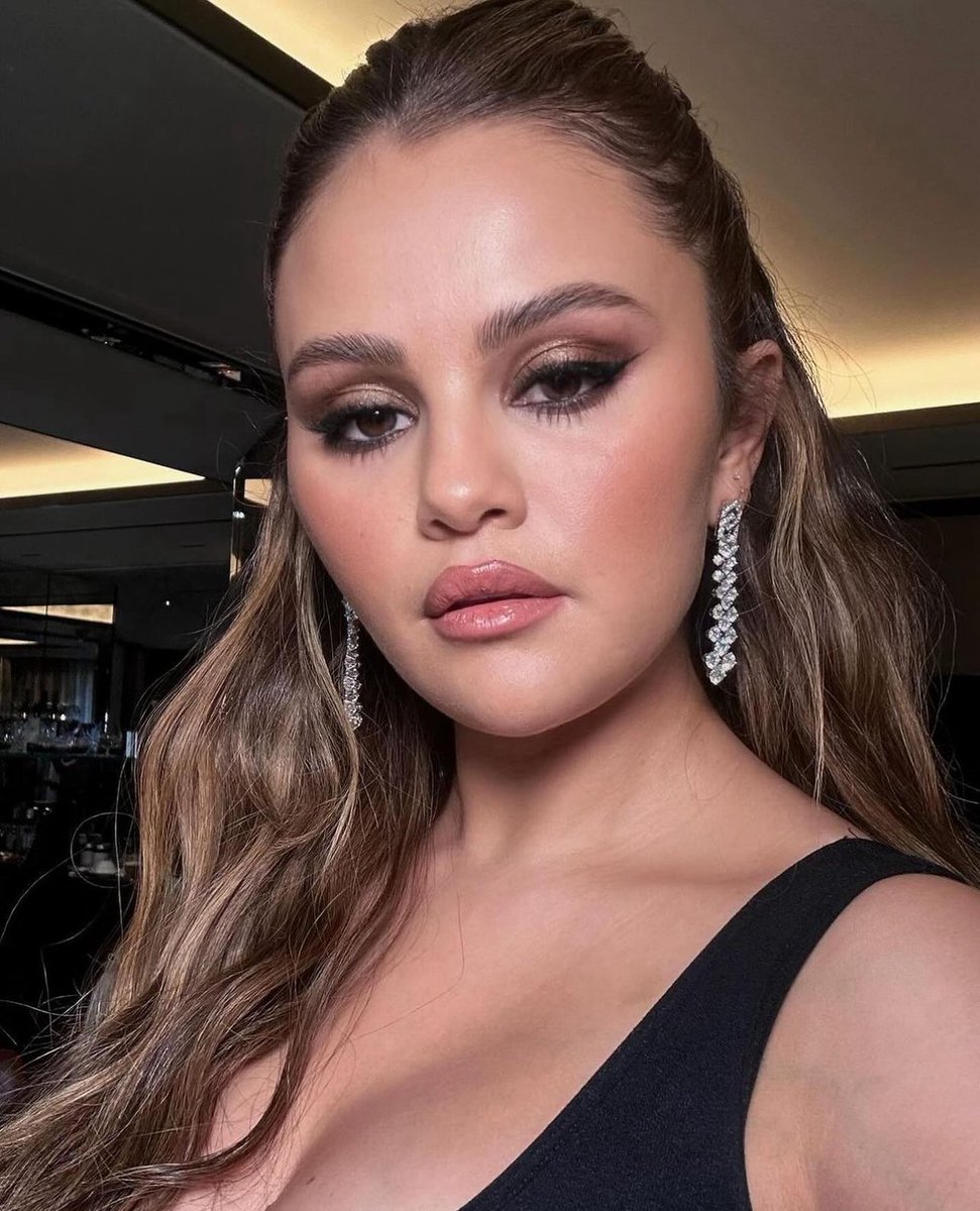 Selena Gomez Source tweet media