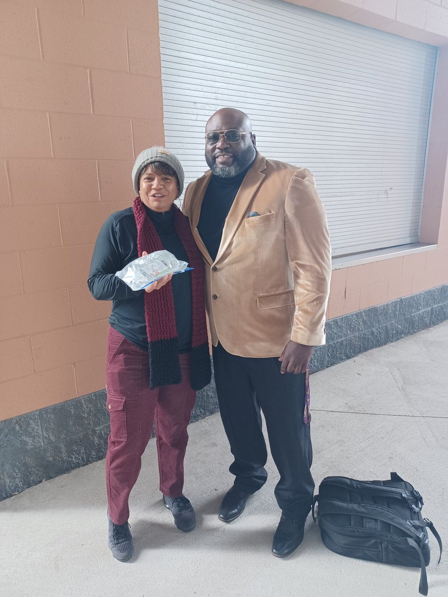 slythesportsguy's tweet photo. I told you I was the official Tailgate Taste Tester. Shout out to the Blanding family from @LRBearsFootball
@DatGuy221 Aunt and Mom @Stepblanding gave me some of the BEST BANANA PUDDING ON THIS PLANET!!!!!
Somebody get that lady a cooking show!!!
#tailgate #division2football https://t.co/qVDr3kaLjv