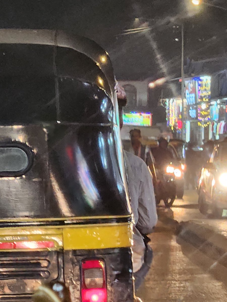 ManavendraS's tweet photo. #Akurli road autos, with 2 people in front seat, ply with zero safety and respect for human life. That's what is #chaltahai attitude in #Mumbai. Didn't share the auto number as most autos are like this. No point in singling out any one in particular. 
@MTPHereToHelp @mybmc https://t.co/sMN8loSvRu
