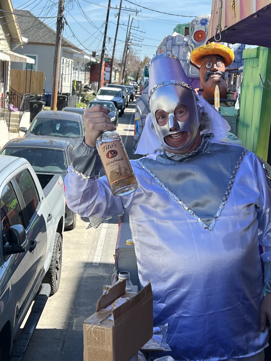 dwhite6610's tweet photo. Happy birthday to this mysterious member of the Krewe of Thoth, if you know you know…happy birthday, keep being you, we need it…. https://t.co/IGzfF4HXYR