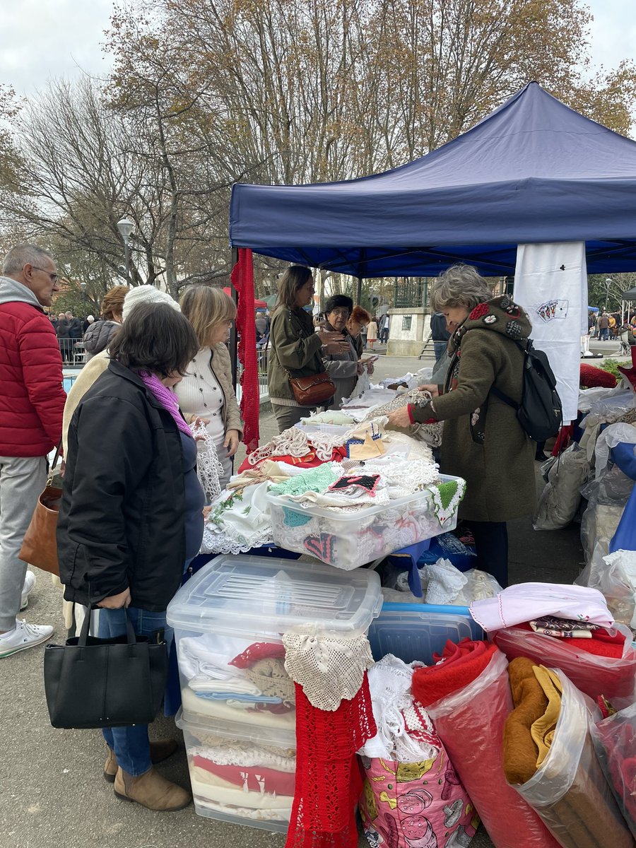 O fascínio de senhoras de meia idade pra cima por paninhos. Hei-de lá chegar e entender.