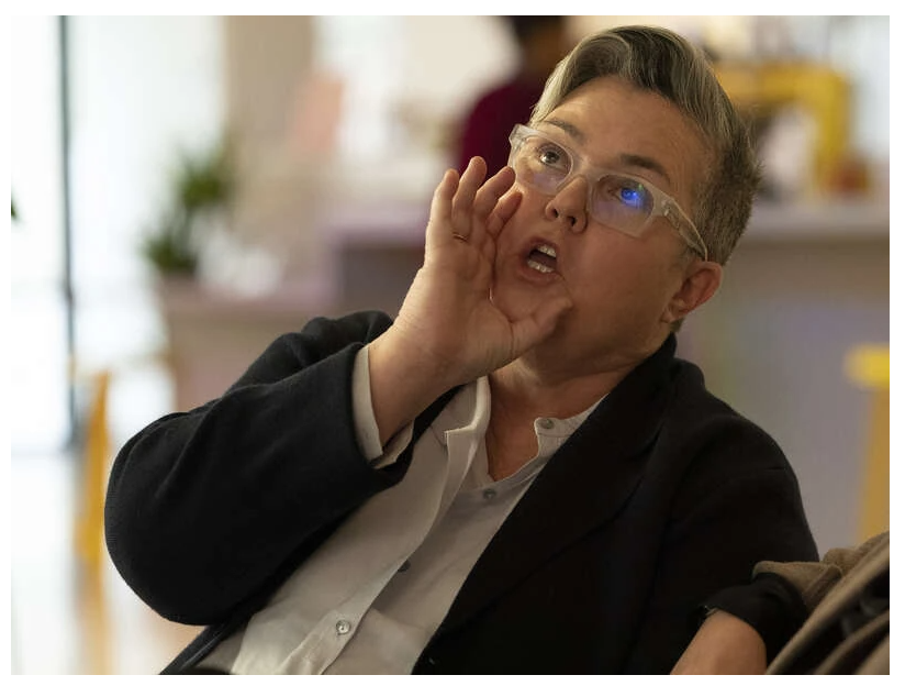 RiverKingston1's tweet photo. Something different today. Because I have been watching season 3 of #TheLWord Gen Q, and I'm beginning to have a bit of a crush on Carrie - played, of course, by the incomparable #queerlegend that is Rosie O'Donnell. She's just my kind of lesbian https://t.co/gtza2wR41U