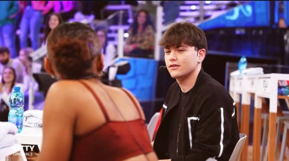Adry__04's tweet photo. Ma come sono bellii🥺❤️
#Petisol #amici23 https://t.co/dc7ZHGmL11
