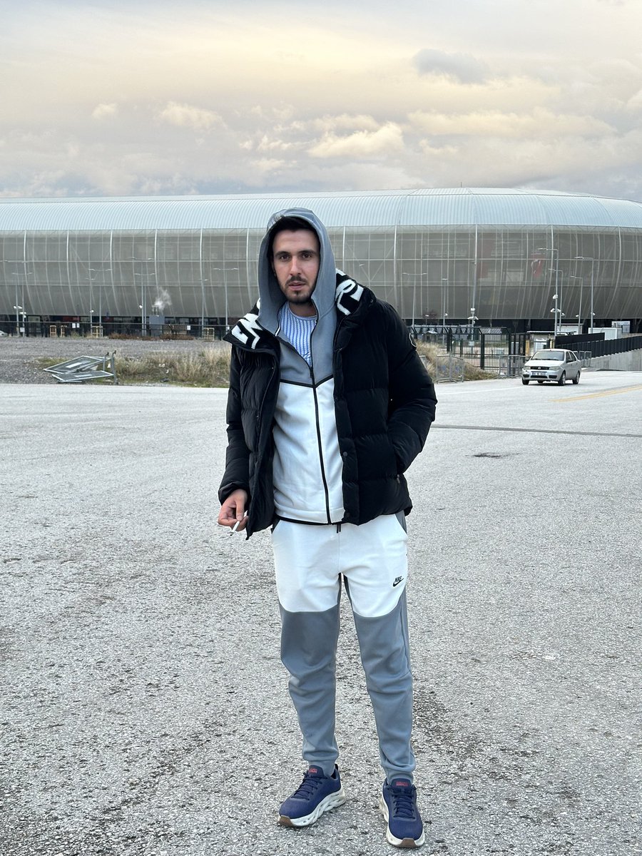 Herkezden bir adım önde kaybettim …!