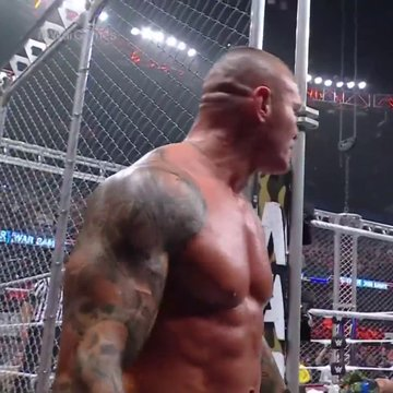 IANdrewDiceClay's tweet photo. Randy Orton aged 28. Randy Orton aged 43.

The WWF is back baby. https://t.co/UQkDvuzYAk