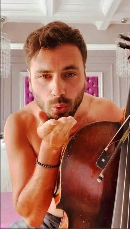 I want Someone who tries to understand me even when they haven"t got a clue. Someone that would be ready to give so much of herself and can do anything, go anywhere, and sacrifice anything she has for sake of LOVE. I want the kind of relationship that could leads to marriage ♥️♥️