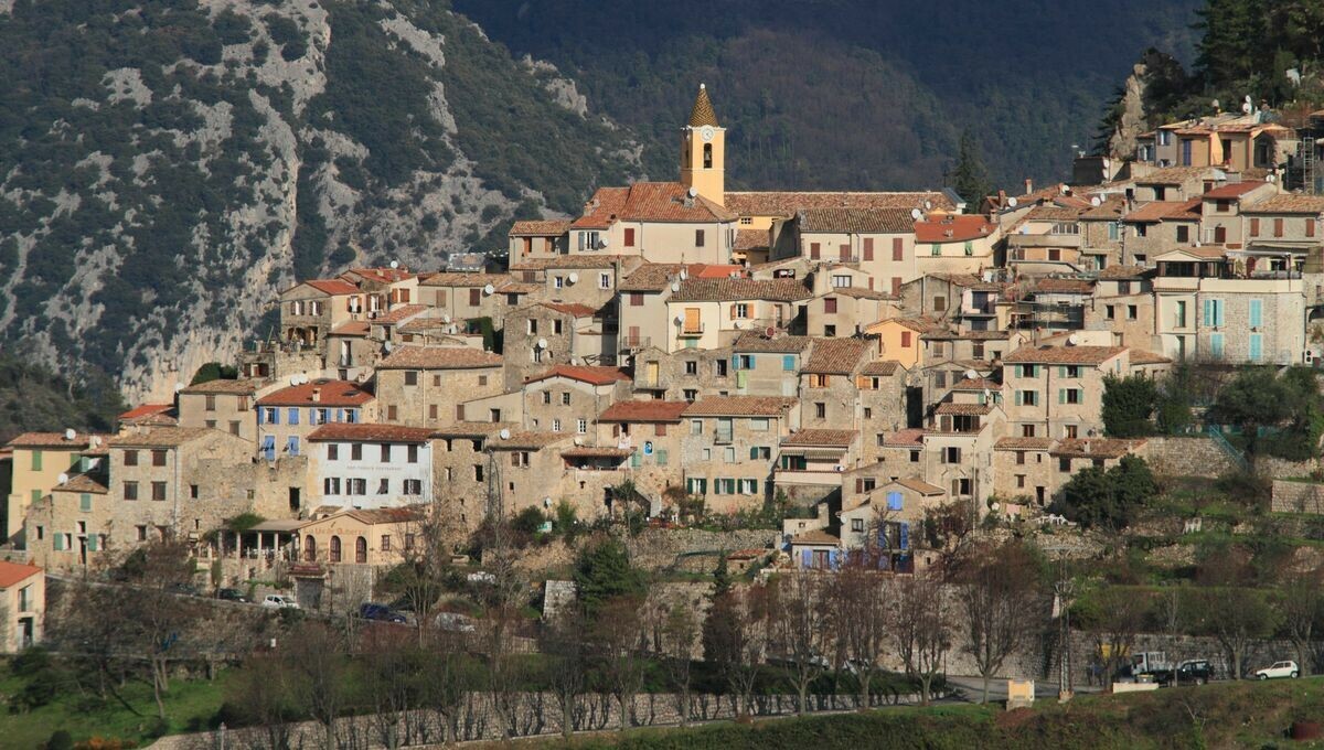 iciazur's tweet photo. En direct de Sainte-Agnès, village du littoral le plus haut d'Europe
➡️ https://t.co/ZD44DW2hAK https://t.co/HG7aFGsHGt
