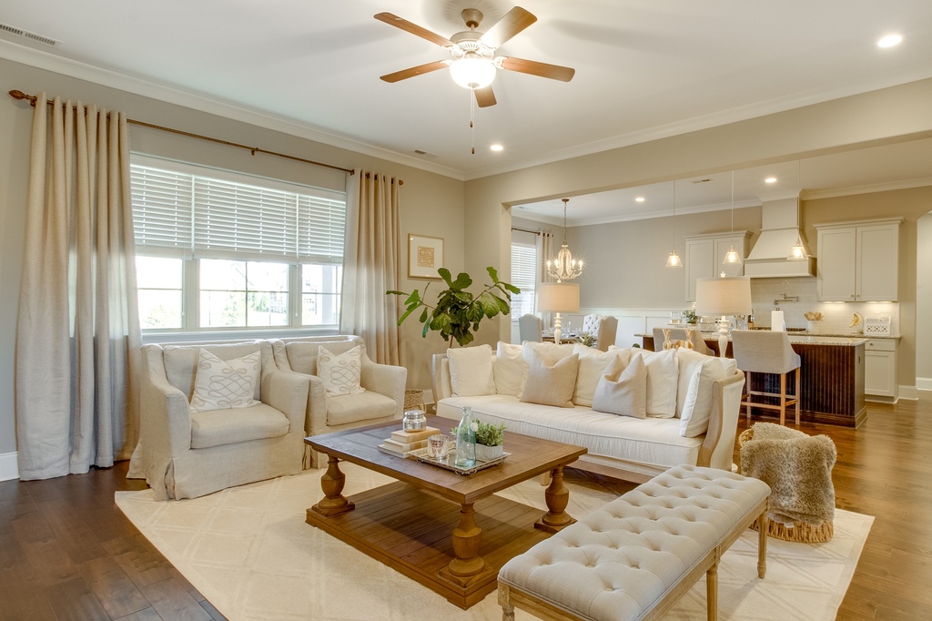 _WoodridgeHomes's tweet image. Our open floor plans invite you to enjoy the coziness of your home while utilizing the spaciousness to make the most of every area. ✨

📸 @360nash

#woodridgehomes #nashvillebuilder #homebuilder #customhomes #nashvilletn #newconstruction