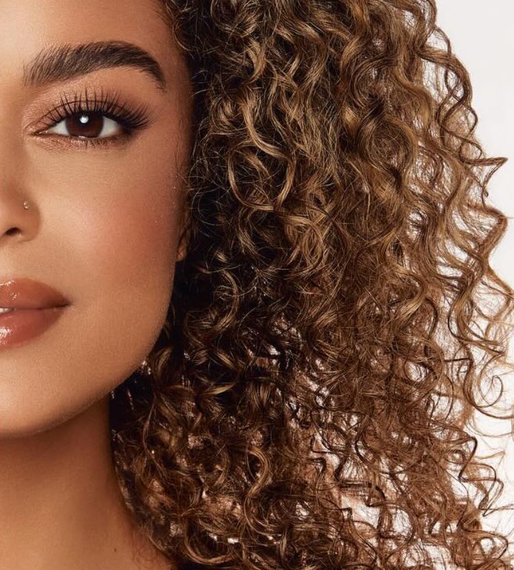 huntordyeuk's tweet image. Get your Lashes sorted for Party Season 🤩 

Give your lashes instant intensity with the @ardellbeauty Wispies 

Shop now on Hunt or Dye 🤍 #hod #huntordye #lashes #longlashes #wispylashes #wispies #ardell #ardelllashes #makeup #partyseason #festiveseason #festivities #almondeyes