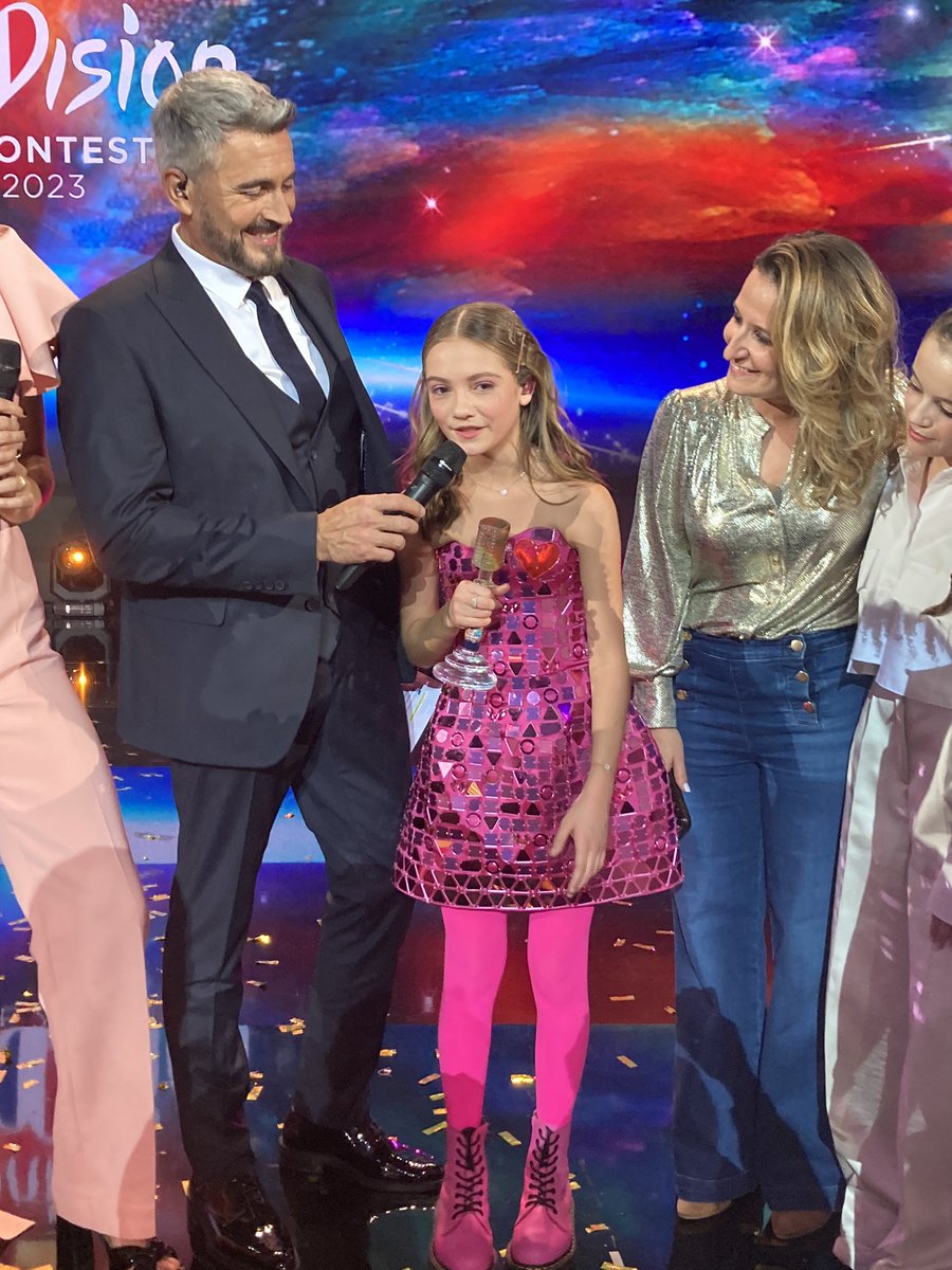 BRAVO <a href="/zoe_clauzure/">Zoé Clauzure</a> 💙🤍♥️👊✨🏆 <a href="/EurovisionJr/">Junior Eurovision</a> <a href="/FranceTV/">France tv</a>