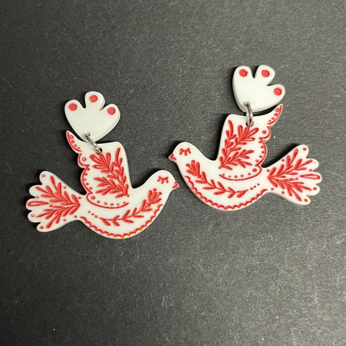 I have been in denial too long… it is time to accept Father Christmas into my life, it genuinely is *quite* close to Christmas now 
I’ve brought back a few classics in new colours, and we’ve got some gorgeous new earrings available!
downtherabbitholeshop.com/new-arrivals