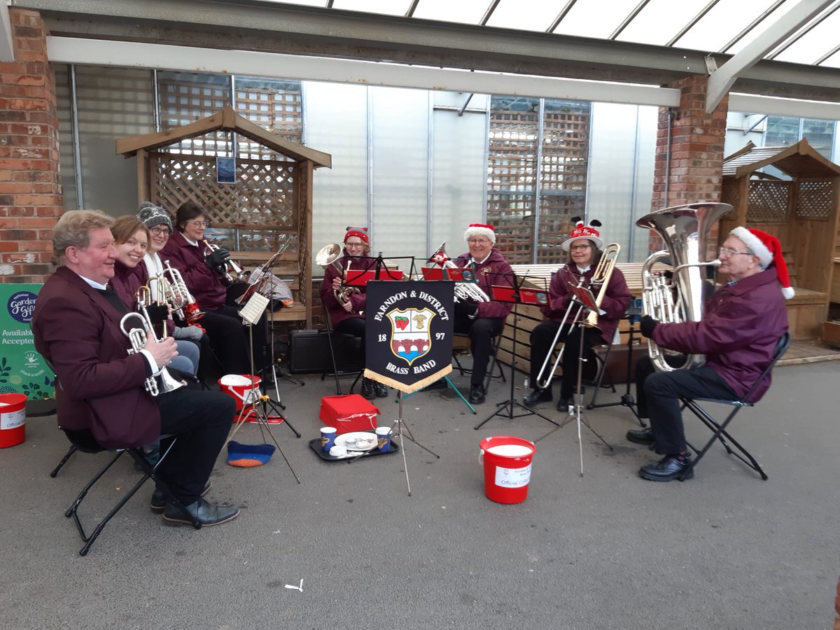 The Band today <a href="/BellisBrothers/">Bellis Brothers</a> thanks for the Support 
Catch us again on the 2nd 3rd and 16th December.
Merry Christmas 🎅