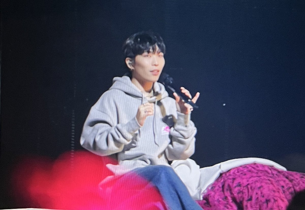 Fantasia407's tweet photo. 231126 악뮤토피아 #악뮤 #찬혁 #��현
립싱크 잘해서 킹받음 https://t.co/Jct9DVki57