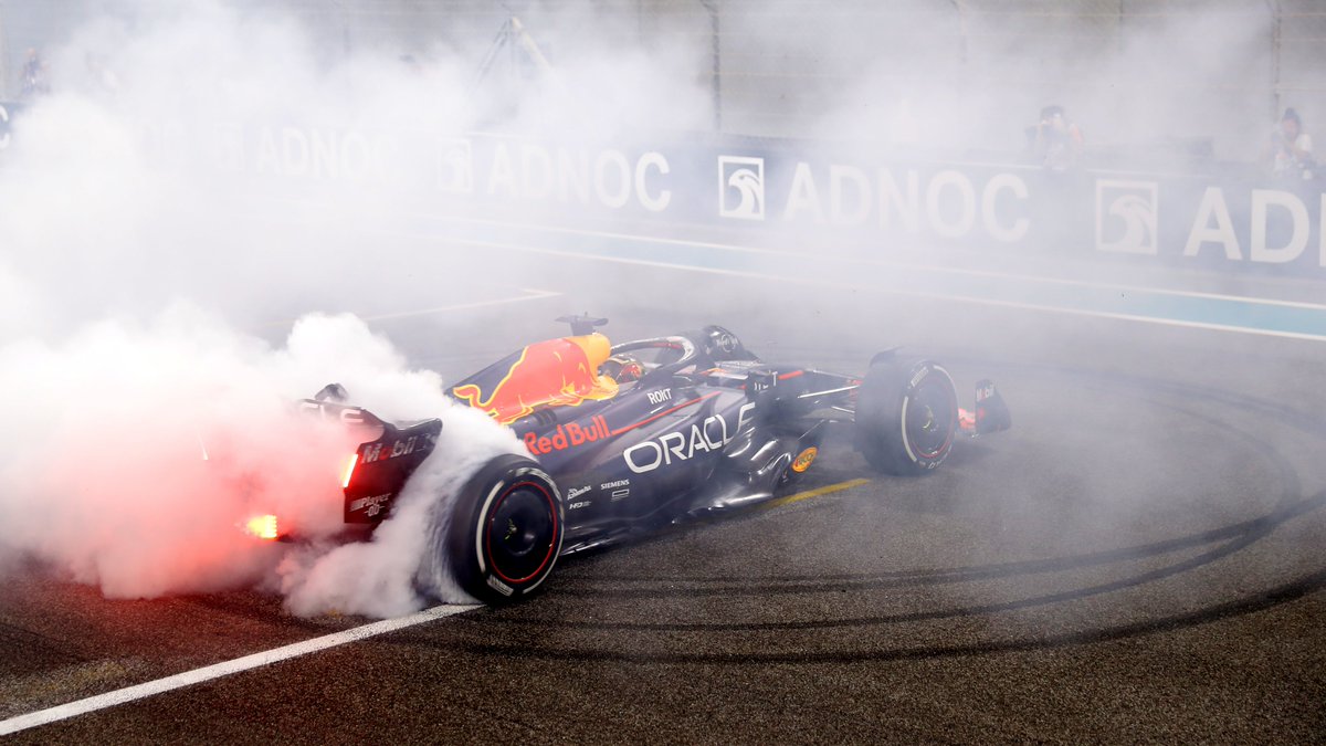 F1's tweet photo. Donuts... breakfast of champions! 🤩

#AbuDhabiGP @Max33Verstappen https://t.co/Kwk6RpNUhq