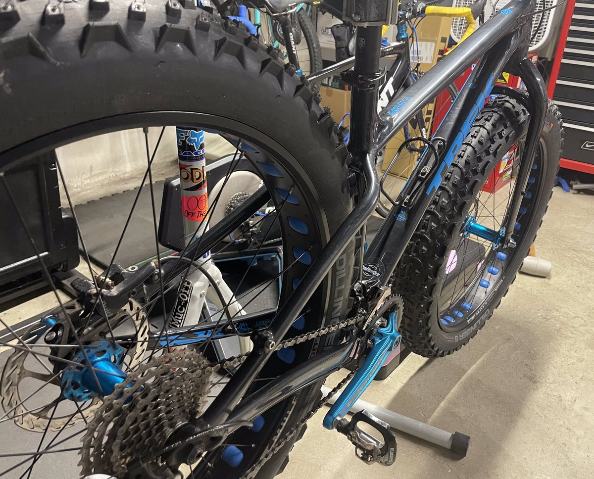 CycleFree's tweet photo. Seasonal change over complete, ready for winter. #wintertires https://t.co/7BgYzi3MBK