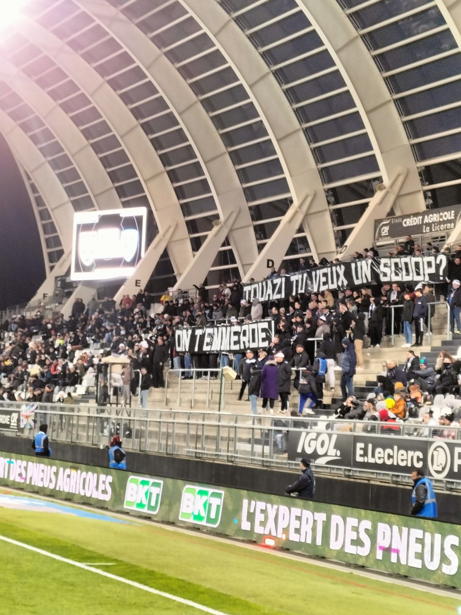 UltrasMadeinFR's tweet photo. ⚽️ Amiens - Concarneau
📢 @TribuneNord qui a annoncé arrêté ses activités un peu plus tôt dans la journée du match.
📆 Samedi 25 novembre 2023
📸 Anonyme
#ASCUSC https://t.co/uu8LfnBG1p