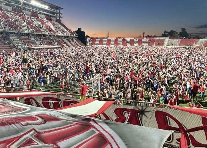 Somos de primera 🇦🇹

Agradecerles a todos los que nos acompañaron durante la temporada y creyeron en este equipo hasta el final. 

Seguimos en donde merecemos estar. 

Merecido para este plantel. 

El Tate nomá! 👊🏼

<a href="/clubaunion/">Club Atlético Unión</a> #VamosTate