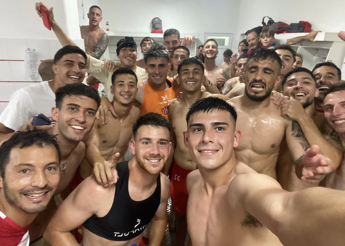 Jairooneill's tweet photo. Somos de primera 🇦🇹

Agradecerles a todos los que nos acompañaron durante la temporada y creyeron en este equipo hasta el final. 

Seguimos en donde merecemos estar. 

Merecido para este plantel. 

El Tate nomá! 👊🏼

@clubaunion #VamosTate https://t.co/5plikPPewP
