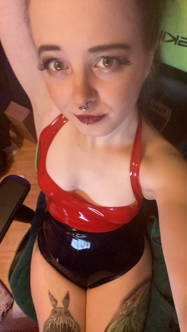 shooting time :3 #latex https://t.co/o8g2lkBWfu<a href="/tag/latex"class="tags">#latex</a>