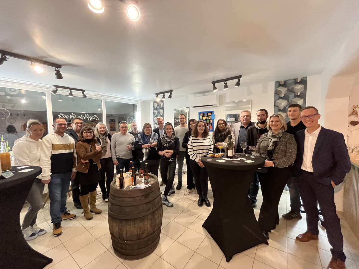 LoicKervran18's tweet photo. 8 photos en 2 posts (1/2) pour raconter ces 2 derniers jours : pas simple de choisir!

#SaintAmand - concours charolais
#Sancergues - inauguration d’école
#Trouy - soirée chefs d’entreprise

Avec en bonus une photo prise quelque part sur les routes de la circonscription! 

#Berry https://t.co/IRUSamYHSj