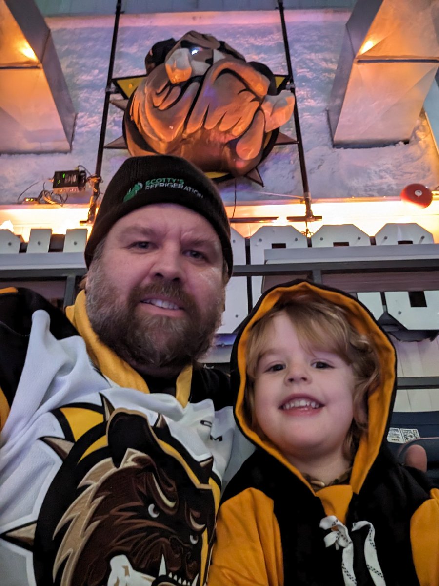 nickdoh81's tweet photo. #tmnt #BFD @BulldogsOHL Ninja Turtle Game Day https://t.co/yb69pc3ZXI
