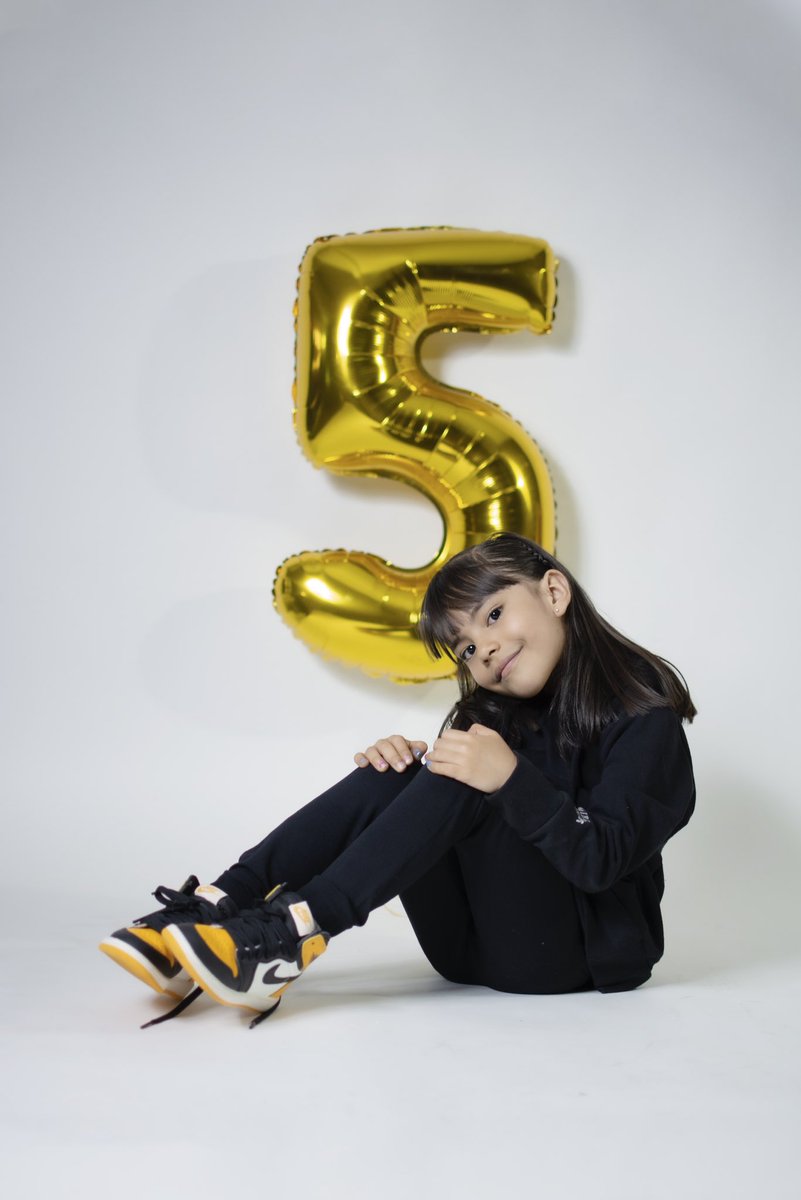 hwcreativos's tweet photo. Una sesión muy especial con Ana Valentina! #5years #birthday #HW #photography https://t.co/ju5U6XVYmV