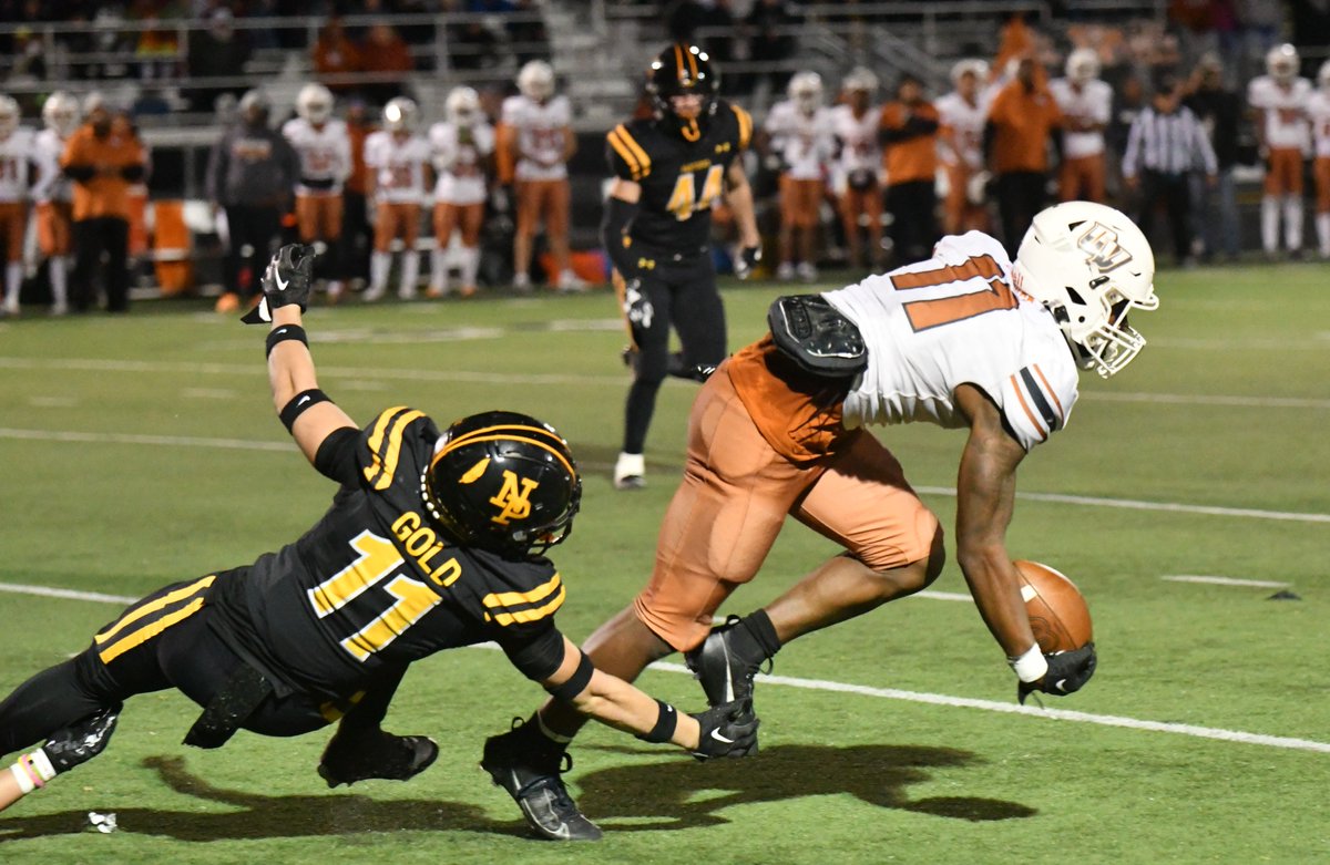 vcspreps's tweet image. Speedy Orange Vista raced for five scores of 65 or more yards to spoil Newbury Park's first sectional football final in nine years Saturday night. With 25-photo Gallery. @NPHSAthletic @NPPanthersONE
vcstar.com/story/sports/h…