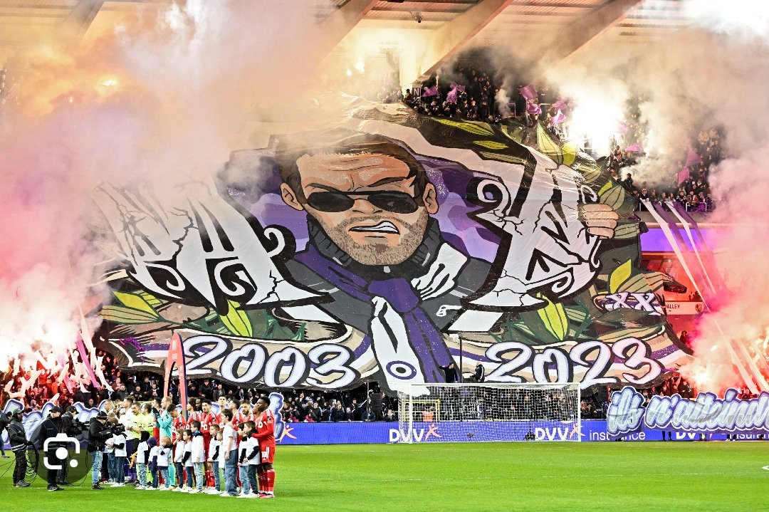 _lolo9_'s tweet image. On critique mais en vrai ils pensent à la planète, ils font du recyclage 😂😂