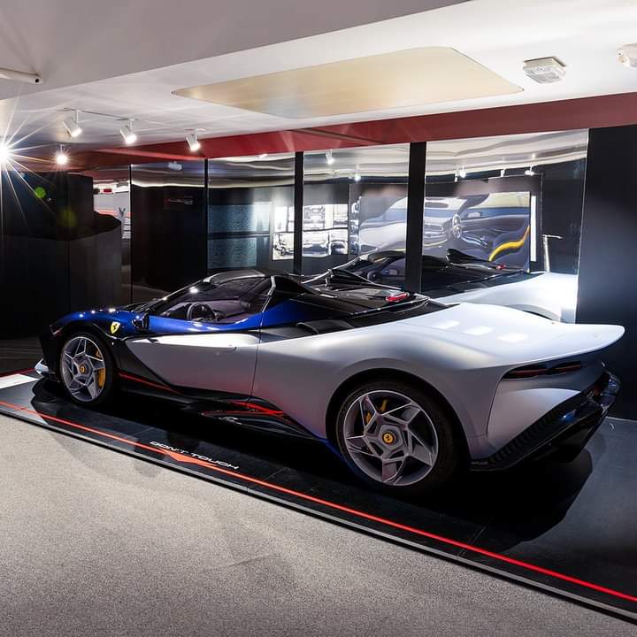Shield_Ferrari's tweet image. Ferrari SP-8 🇮🇹

📸 Credits: #museoferrarimaranello

#Ferrari #FerrariSP8 #biturbov8 #scuderiaferrari #FerrariEsports #ferrarisportscar #ferraripassion #ferrariworld #ENZOFERRARI #CavallinoRampante #italy #ItalianSupercar #supercars  #design

@Ferrari
@MuseiFerrari
@ItaliAuto
