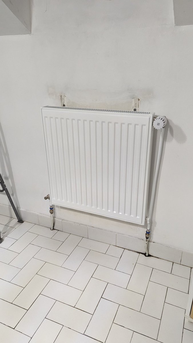 WeilingMc's tweet photo. 1er test avec du multicouche pour changer les radiateurs(avec les raccords) de la maison, pas déçu !
Plus que 5.. https://t.co/nIHCNaTmkI