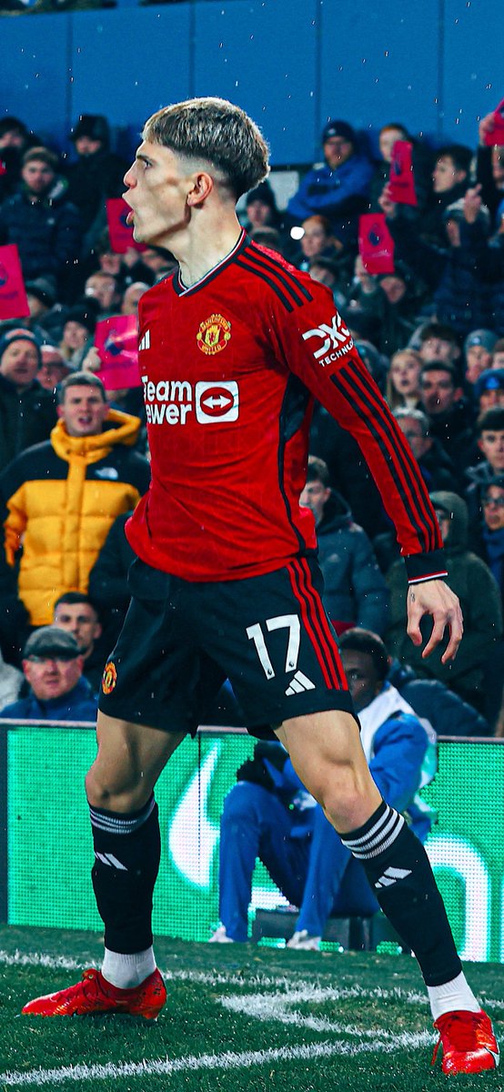 utdscope's tweet photo. Garnacho header + wallpaper ❤️ https://t.co/YiXD28UTEv