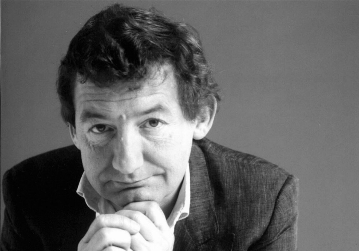 « Nous n'avons plus de grand homme, mais des petits qui grenouillent et sautillent de droite et de gauche avec une sérénité dans l'incompétence qui force le respect. »
Pierre Desproges