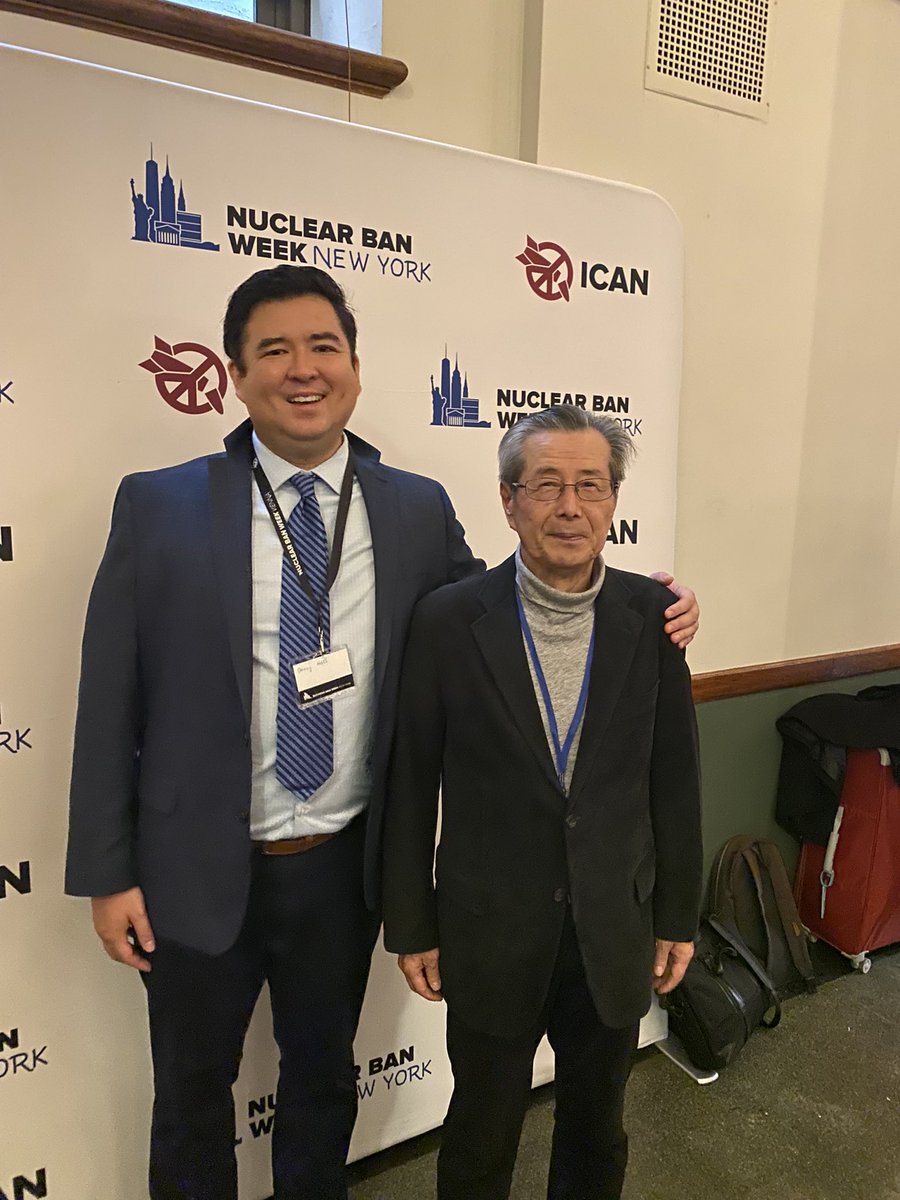 What a pleasure to bump into Yasuyoshi Komizu, former Secretary General of @Mayors4Peace at the #TPNW2MSP in #NewYork, #MayorsforPeace will hold two events: An Atomic Bomb Exhibition and a joint side event with #ICAN @nuclearban.