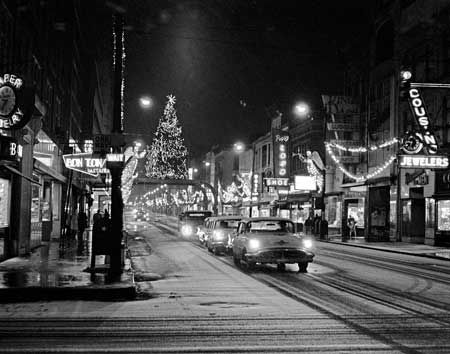 scottiehutch's tweet image. #FortWayne #ChristmasPast #DTFW #Downtown