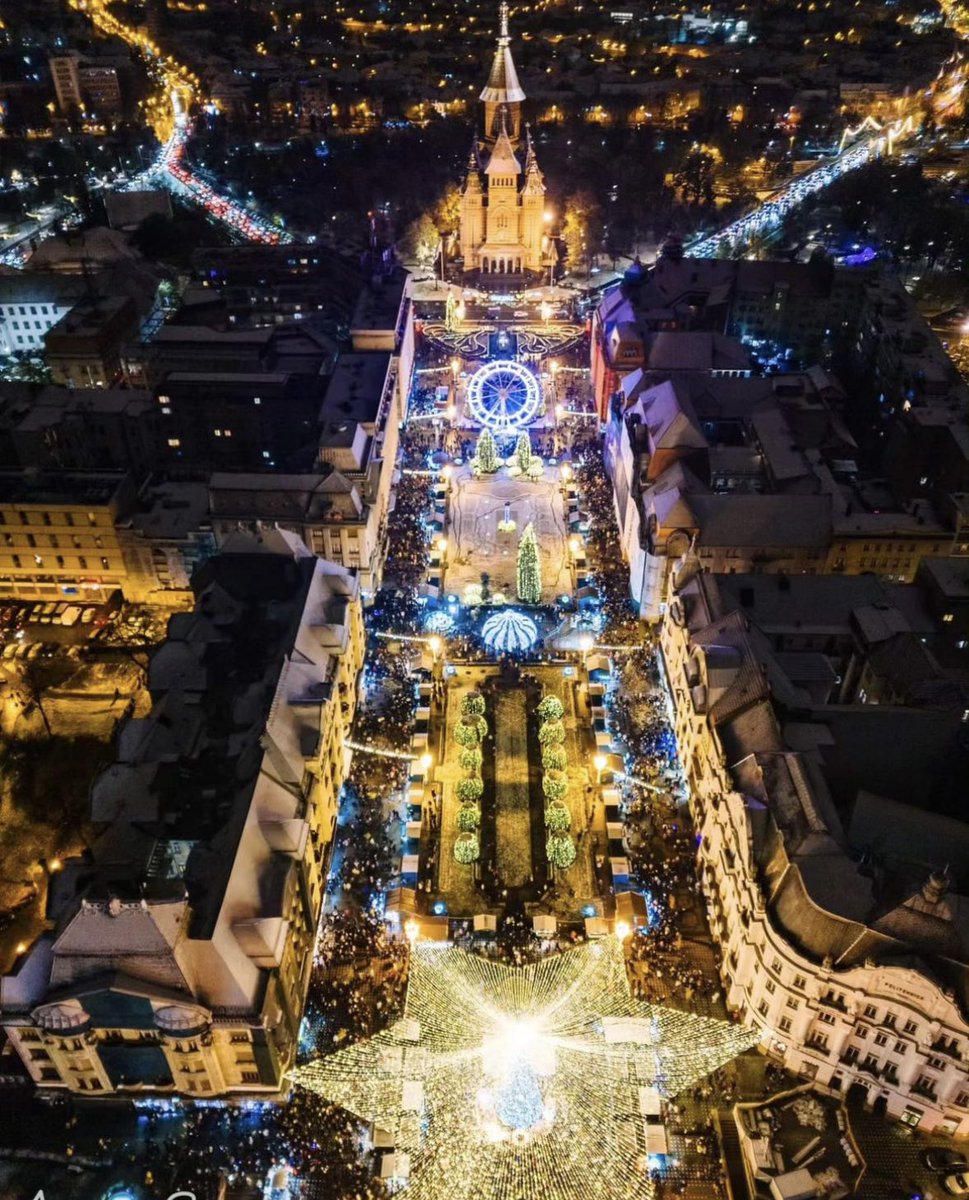 The place to be in 2🟡23 - Timisoara 📸 Bodas Adrian #TM2023 #ECoC #Timisoara #EuropeanCapitalofCulture #culture #EuropeanCulture #Heritage #Romania #ShineYourLight