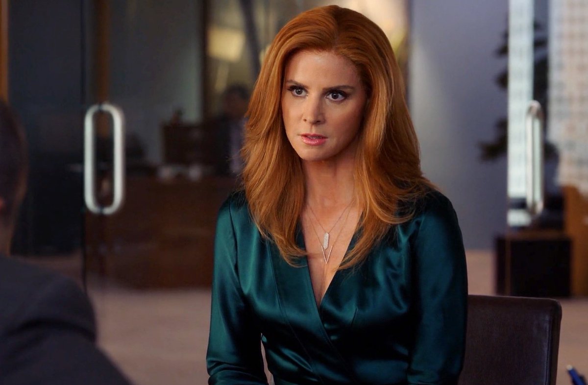 darveyfeels's tweet photo. donna paulsen in green has to be one of my favorite genres https://t.co/EBEFiQPSEF