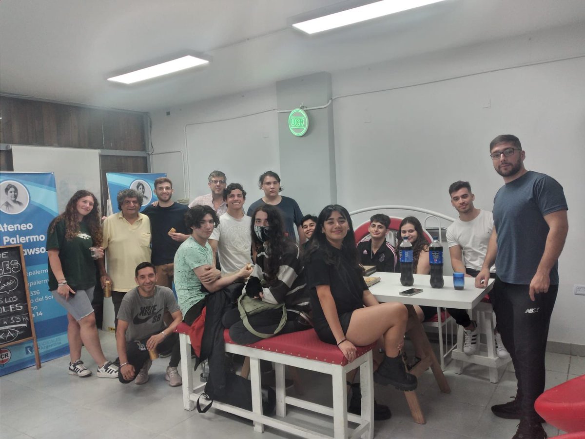 #ElviraRawson  After Office el día viernes de la JR La Elvira en
<a href="/ateneodepalermo/">Ateneo de Palermo Elvira Rawson</a> 
Beruti 3336, Galería Paseo del Sol. 
Gracias; <a href="/hernan_najenson/">Hernan Najenson</a>  
<a href="/LopezSaaiedLean/">LALS!</a> 
<a href="/majfuente6/">Majo🍁</a> 
<a href="/matiasmuzzio3/">matias muzzio</a> 
<a href="/MaricelVenegas5/">Maricel Venegas</a> 
<a href="/NicolasTal26686/">Nicolas Talarico</a> 
<a href="/FrancoVergili/">infra insa</a> 
<a href="/JoacoGenovesi/">Joaquin Genovesi</a>