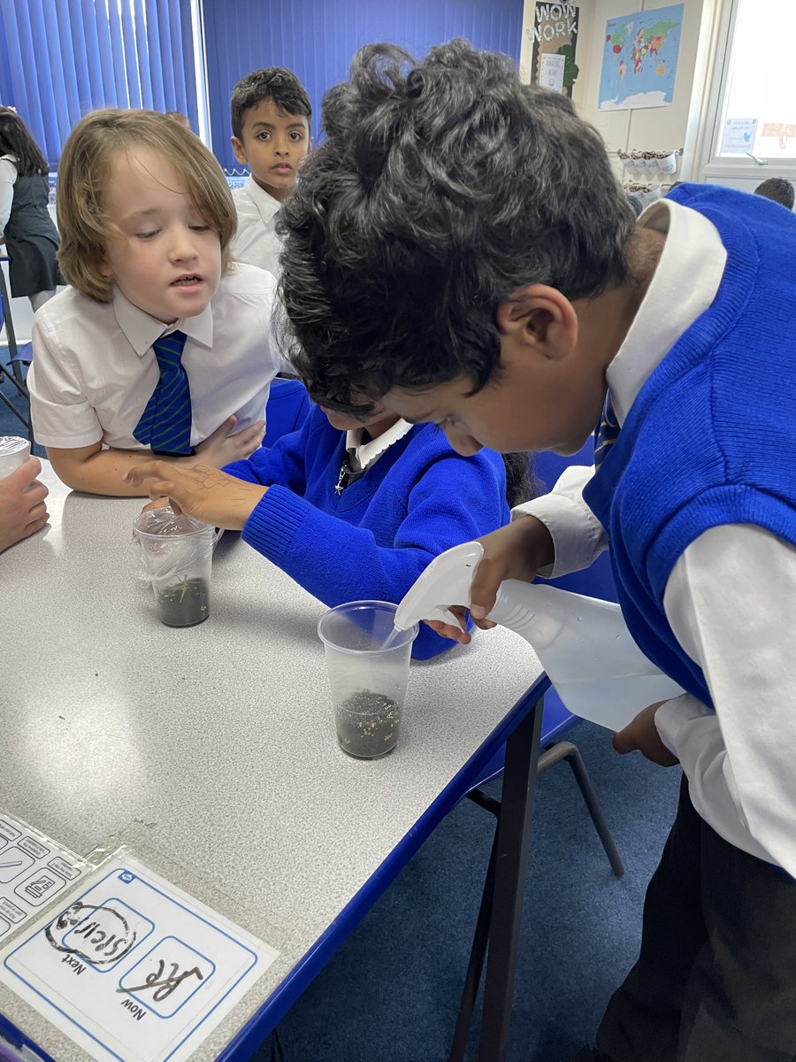 Y4stsilasREMAT's tweet photo. In Science, we have been looking at evaporation and condensation. We made our own water worlds to show these processes within the water cycle! π§βοΈπ±#SilasScience https://t.co/Du88N37APO