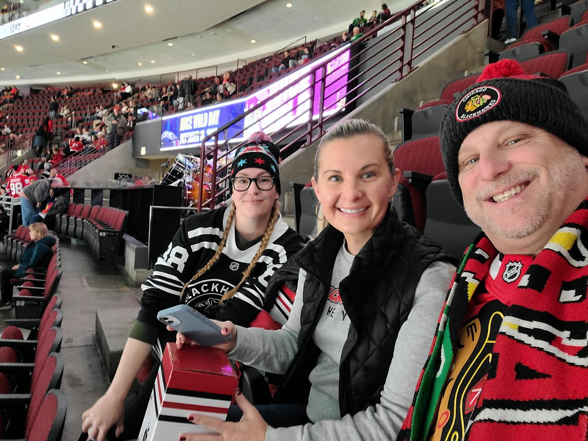Rich_Attea's tweet photo. @NHLBlackhawks I want popcorn. Seat 307 row 3, seat 4 https://t.co/llh9UEyMLd