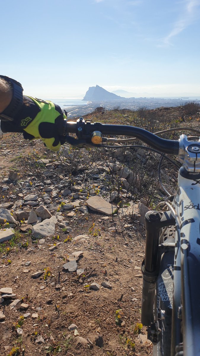 Tomasz41558092's tweet photo. Sunday, time for #mtb #freeride #campodegibraltar with my #foxhead #foxracing #cyclecentregib https://t.co/qrtwj08PcC