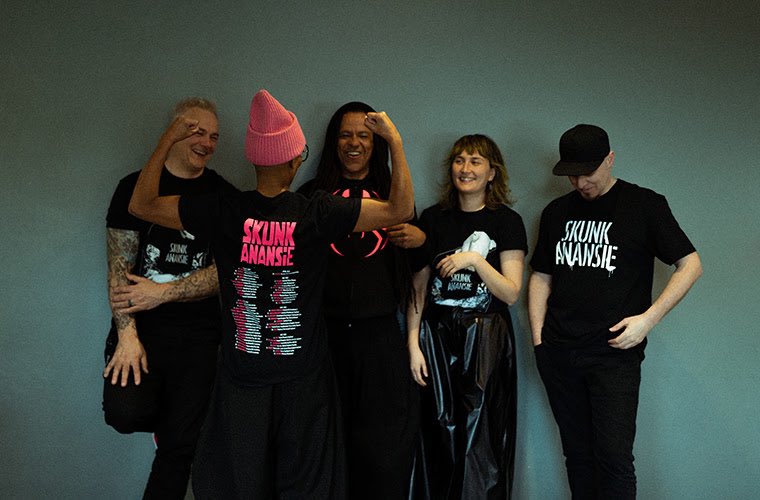 Don’t forgot! You have less than 48 hours for an extra 10% discount across the site! 🛒 This will be automatically added at checkout. Don’t wait too long! This sale is only available until midnight on Monday, November 27th. 🗓️ #SkunkAnansie #SkunkAnansieLive #OnTour #25LiveAt25