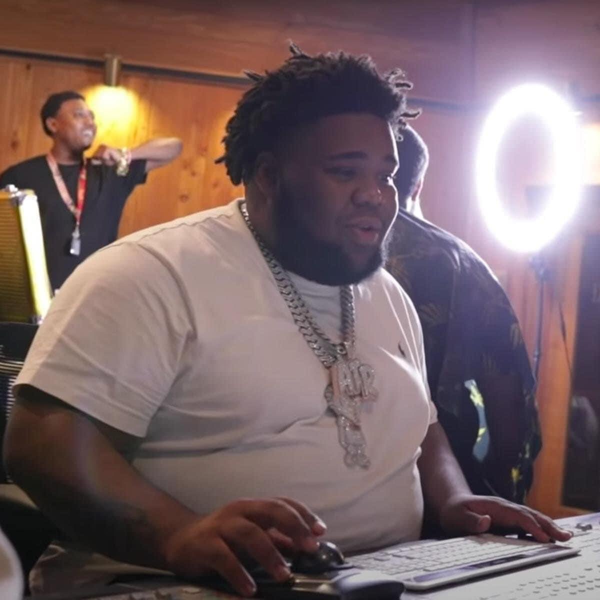 Rare Pic of Rod Wave in the studio copying &amp; pasting Boosie lyrics 🤣🤣🤣🤦‍♂️