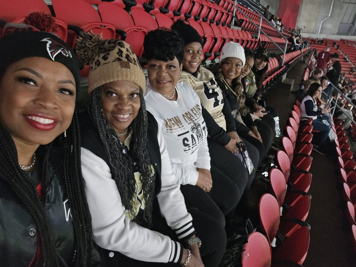 bdstchk99's tweet photo. #DirtyBirds #WhoDat #Saints #Falcons https://t.co/WZiFC4Dkfq
