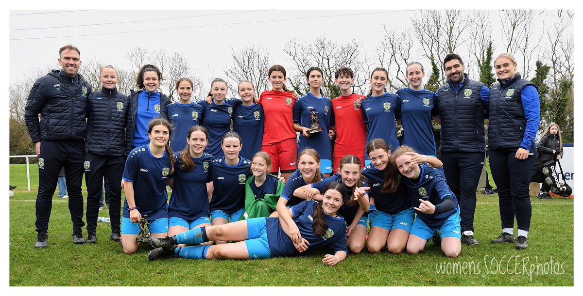 LeinsterGirls's tweet photo. 🏆 2️⃣0️⃣2️⃣3️⃣ @faischools Interprovincial winners after a 3-1 win over an excellent Munster team this afternoon, thanks to second half goals from Sarah Reynolds ⚽️⚽️ &amp; Kassie McLoughlin ⚽️. An incredible group of players with bright futures ahead of them. #Leinster 💙 https://t.co/DMq0MOKUpJ