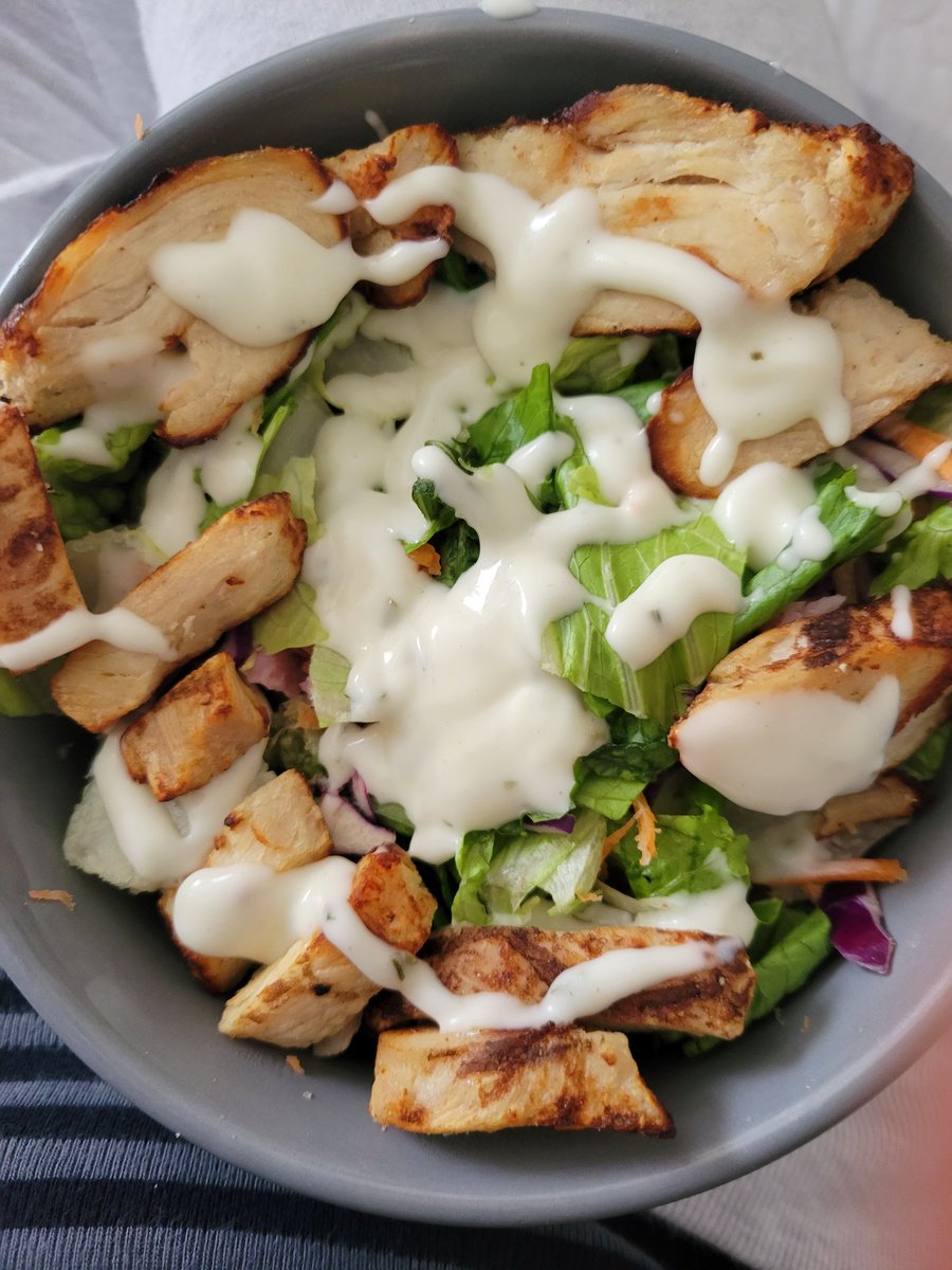 poutycals's tweet photo. Lunch 440 cals https://t.co/ehOS13VU3S