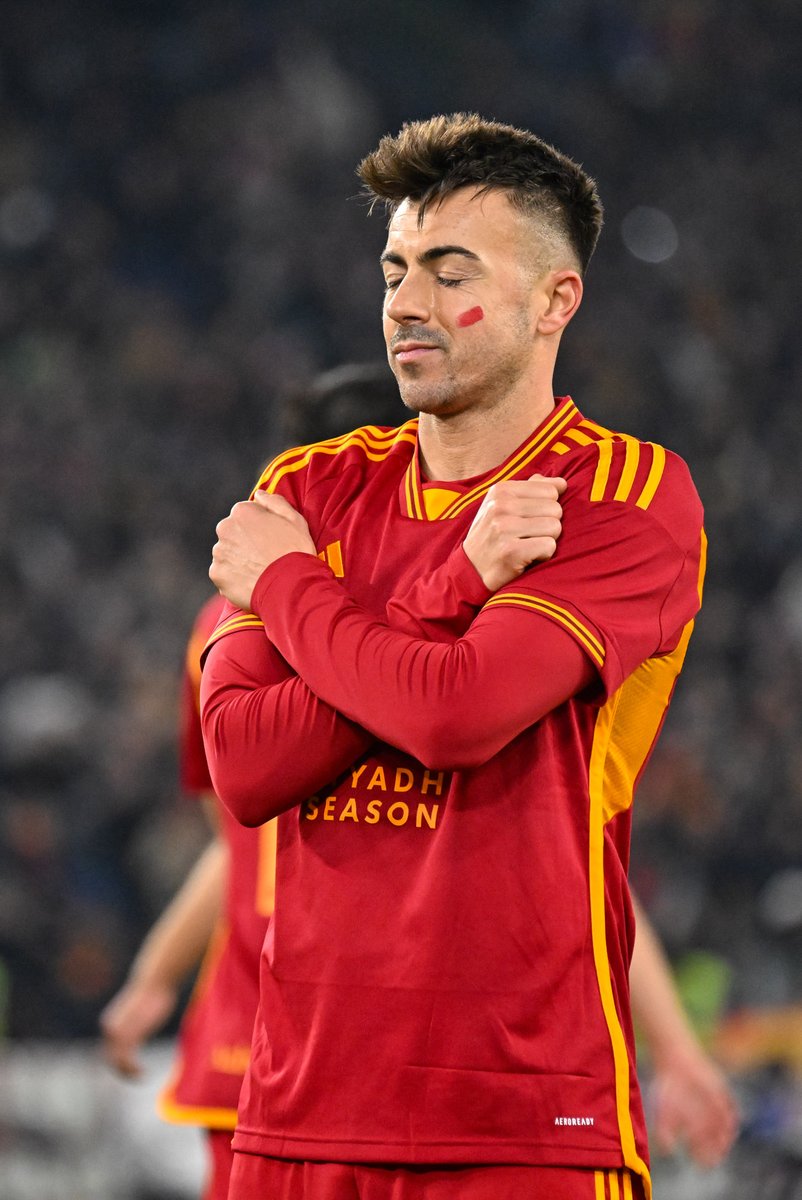 OfficialASRoma's tweet photo. ELSHA 💛❤️ https://t.co/tMzjLU3gk1