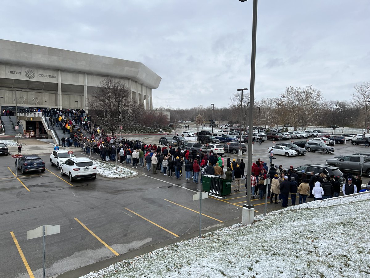 BenVisser43's tweet photo. The people are ready https://t.co/qvU6BlMCV3