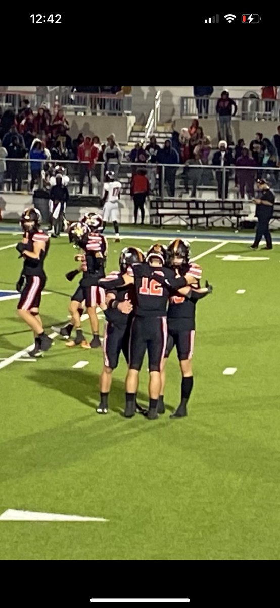 benvike6's tweet photo. Thankful for Rockwall football and all my amazing teammates and coaches that made these past 4 years unforgettable. I knew every time I put on the pads I was playing for something way greater than just myself. The Lord has truly blessed me, Jacket for life. #JFND🧡🖤 https://t.co/gpqVl5XsgY
