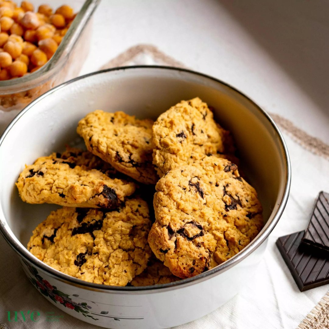 Comer_Legumbres's tweet photo. ¿Sabías que tus hijos deben #ComerLegumbres al menos 2 veces a la semana? 🤔

👧👶 Para llevar una dieta equilibrada y saludable hay que comer de todo y, por eso, incluir #legumbres en el menú semanal de los más pequeños es fundamental para su crecimiento.
https://t.co/cMlWchToVv https://t.co/Fpx8G47vjL